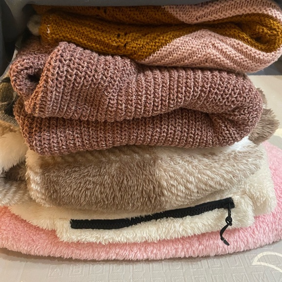 Bundle sweaters - Picture 2 of 9